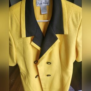 Short-sleeved yellow and black blazer, size 14